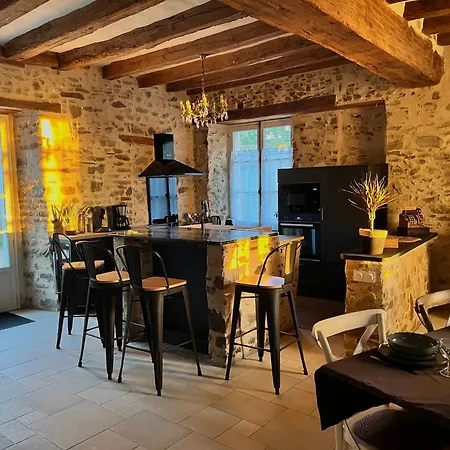Ferienhaus La Pierre Du Bonheur Maison De Village De 2 A 8 Personnes Saint-Denis-dʼAnjou