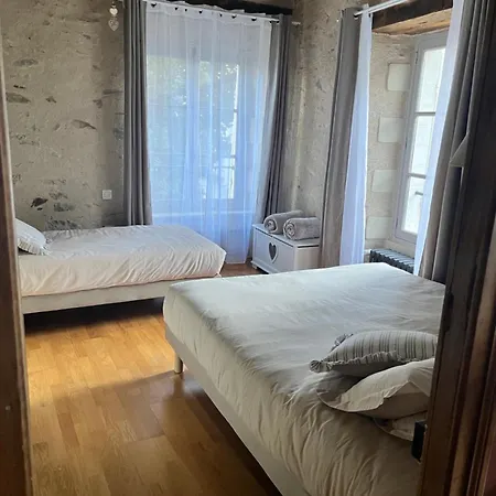 La Pierre Du Bonheur Maison De Village De 2 A 8 Personnes
