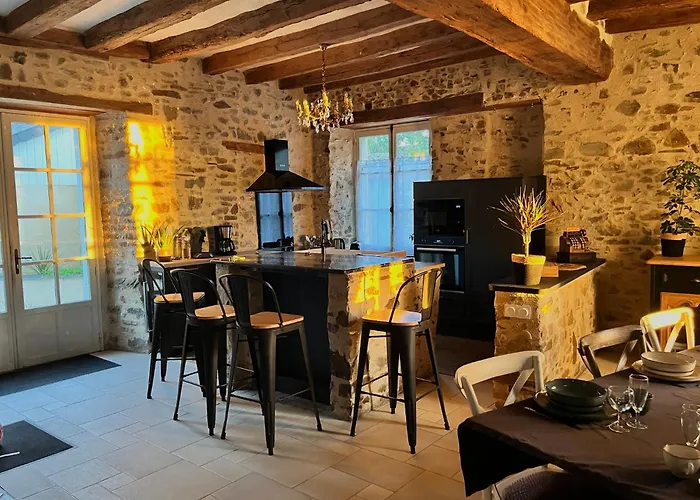 بيت للعطل La Pierre Du Bonheur Maison De Village De 2 A 8 Personnes Saint-Denis-dʼAnjou