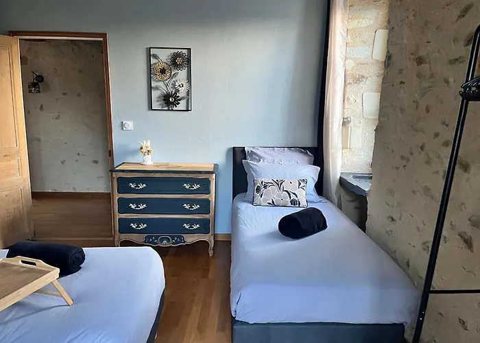 La Pierre Du Bonheur Maison De Village De 2 A 8 Personnes بيت للعطل