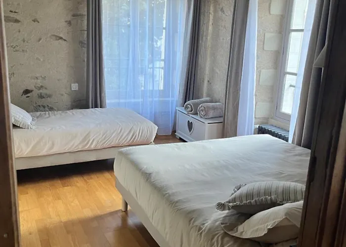 La Pierre Du Bonheur Maison De Village De 2 A 8 Personnes