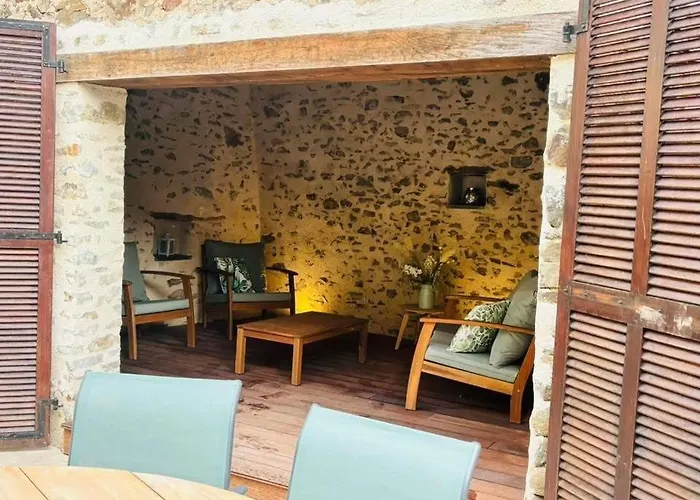 La Pierre Du Bonheur Maison De Village De 2 A 8 Personnes Saint-Denis-dʼAnjou